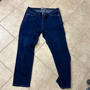 529 curvy skinny Levi’s  size 16